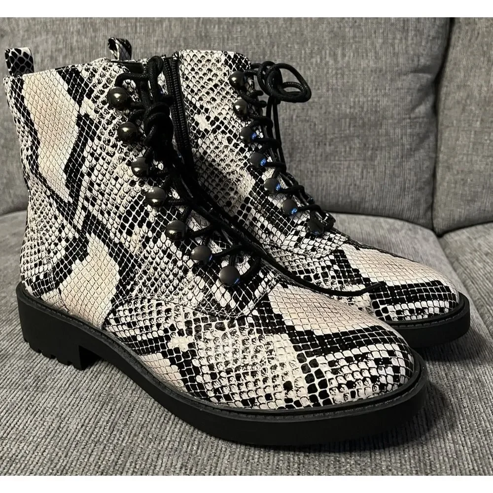 Linea paolo boots snake print‎ cold weather boot Size 8